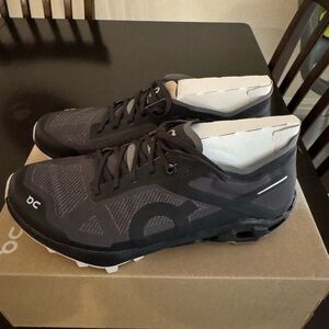 On Running Cloudventure 3 Womens Black Glacier size 7